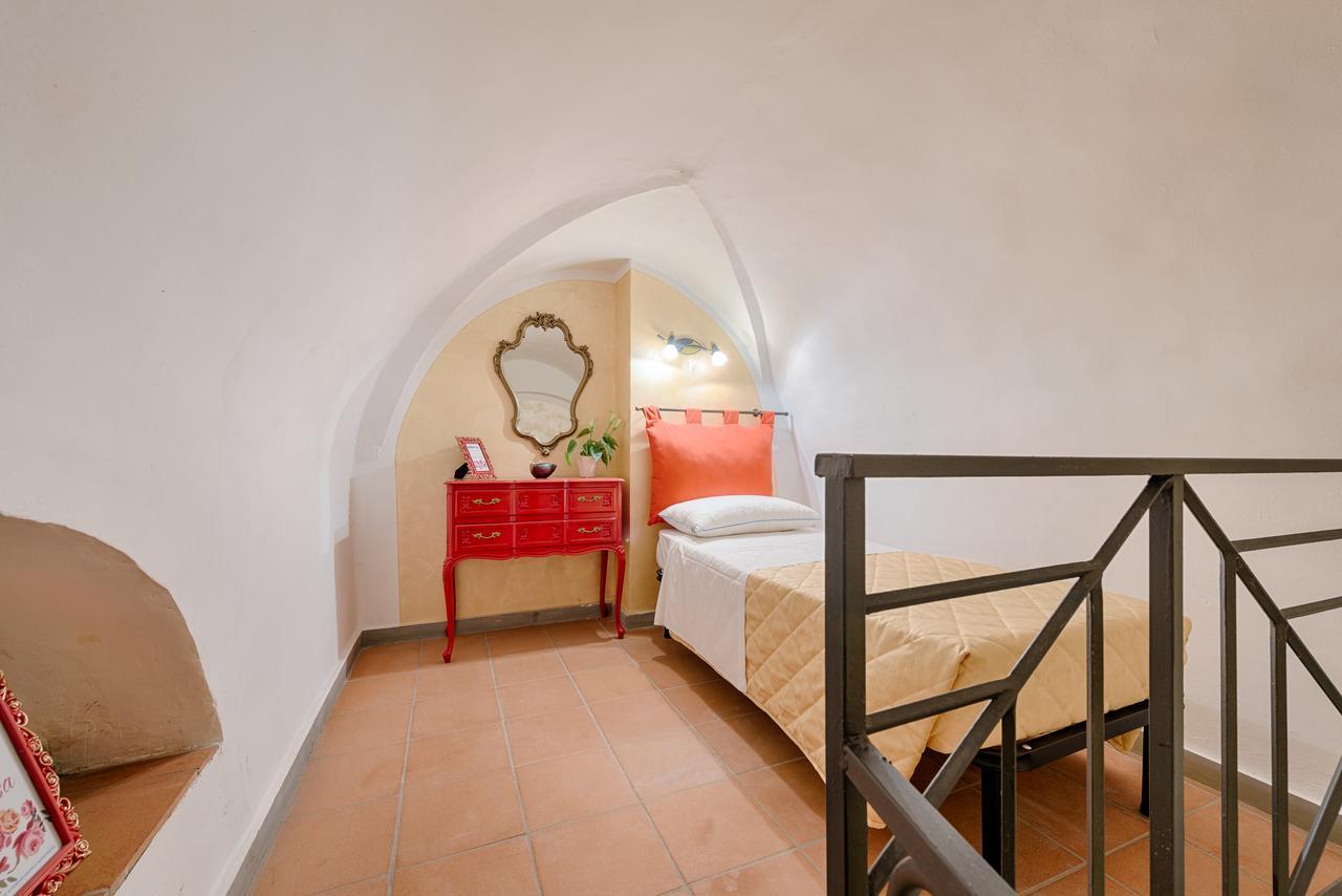 Apartment Santo Spirito Frescos By Mmega Florence
